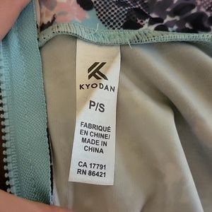 Long sleeve swim top